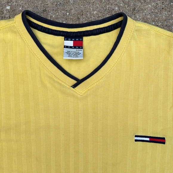 Tommy Hilfiger 🇺🇸 V neck - Picture 2 of 4